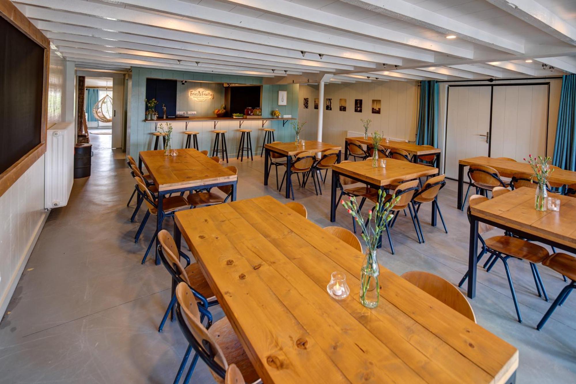 Groepsaccommodatie Fries En Fruitig Nijhuizum Extérieur photo